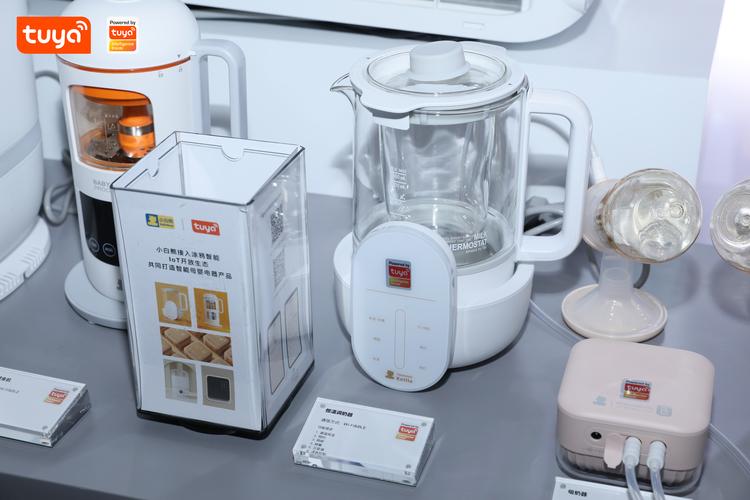 小白熊快速實(shí)現(xiàn)了調(diào)奶器,吸奶器,輔食機(jī),消毒器等近10款產(chǎn)品的智能化