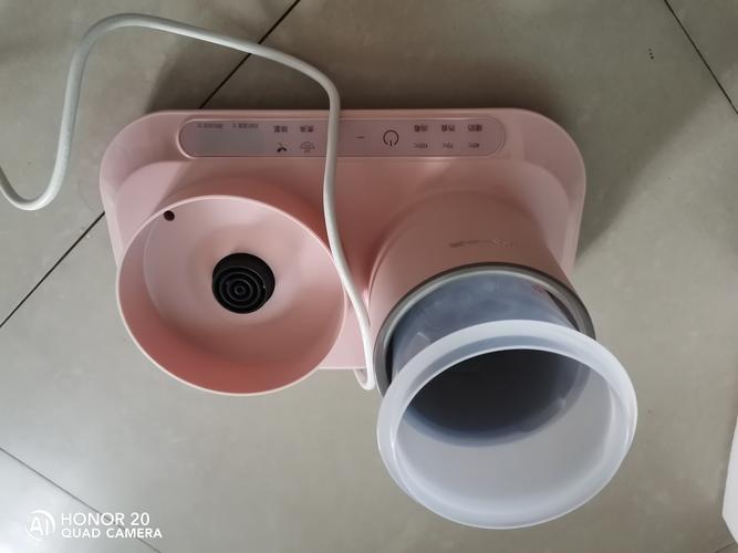 小熊調(diào)奶器好還是小白熊好,小熊恒溫調(diào)奶器二合一智能套裝功能更強(qiáng)大